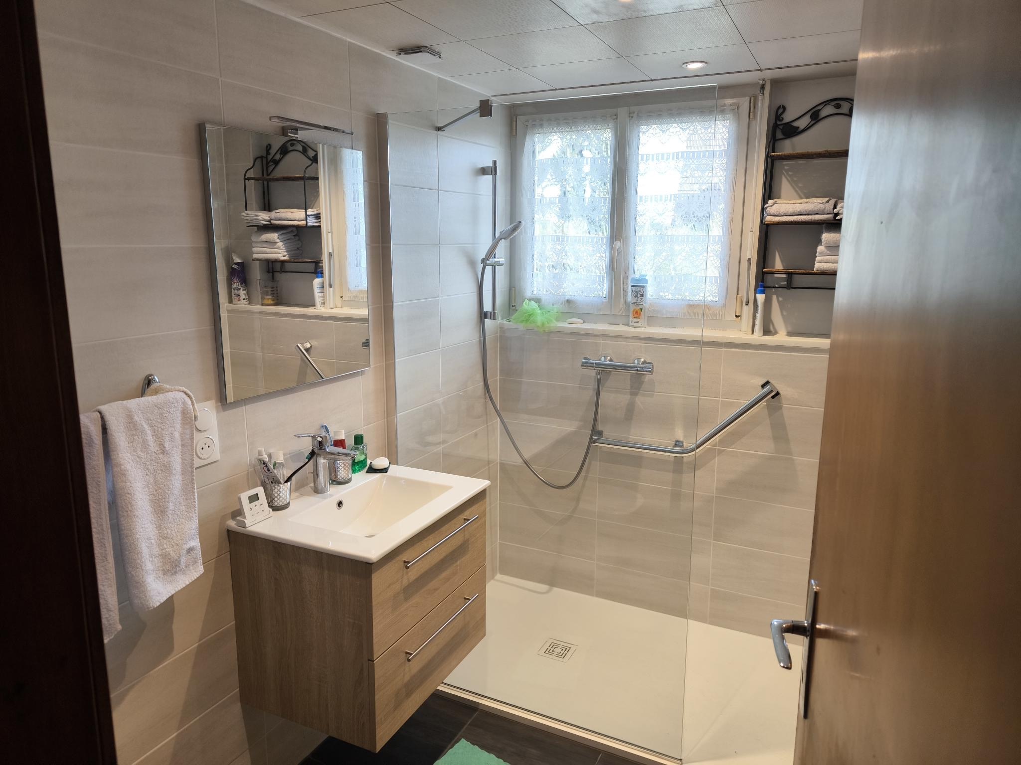 Nouvelle salle de bain moderne
